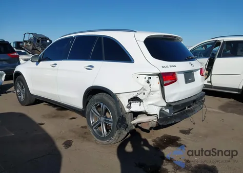 2016 Mercedes-Benz Glc 300 4Matic z USA, uszkodzony, nr VIN WDC0G4KB4GF088411